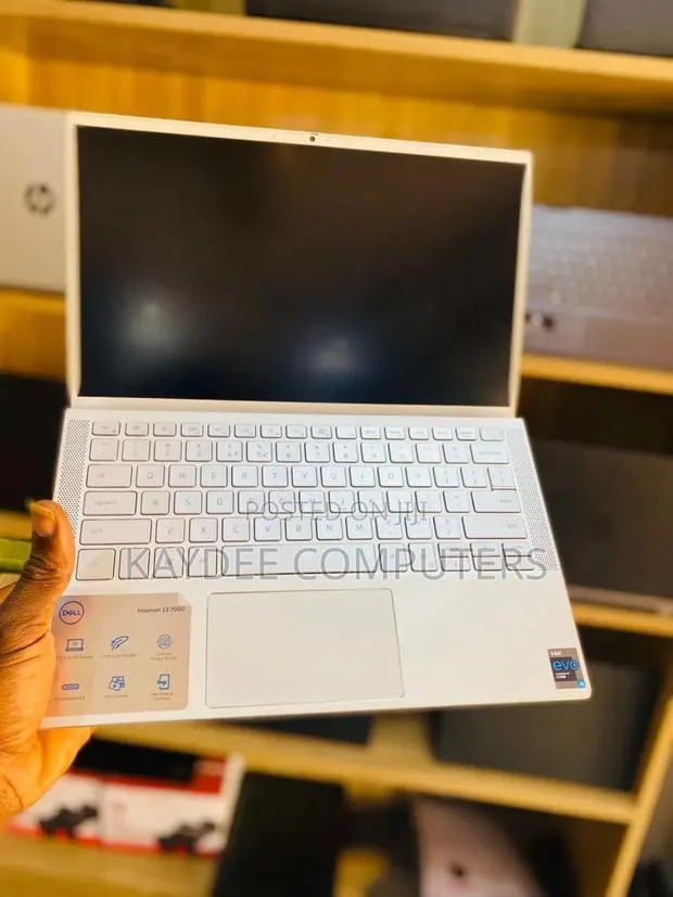 Laptop Dell Inspiron 13 7000 16GB Intel Core i5 SSD 256GB · Photo 1