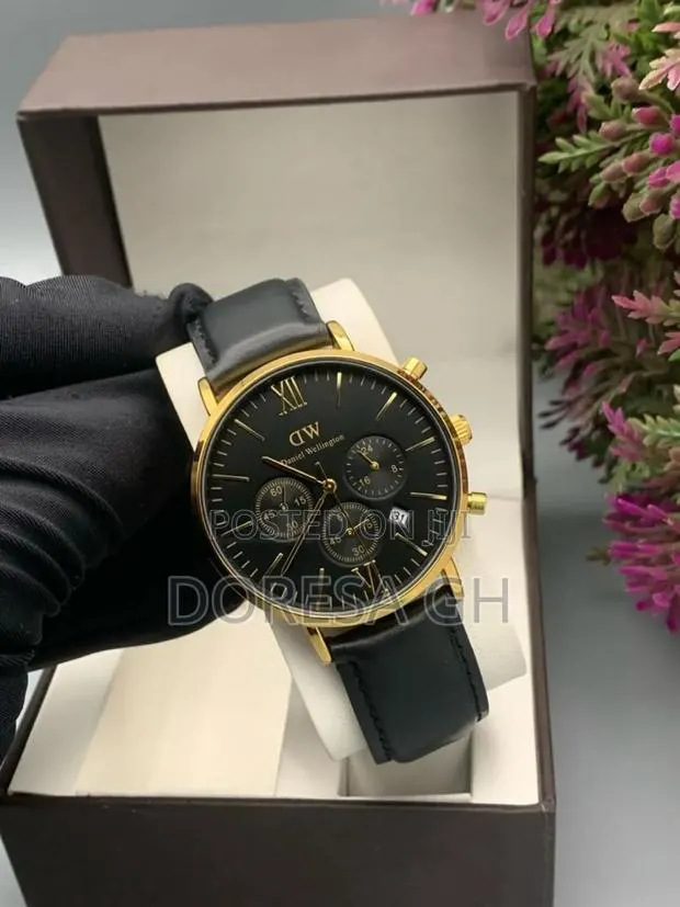 Daniel Wellington Chronograph Watch–Designer Watch for Men and Women · Photo 1