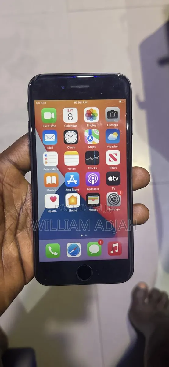 Apple iPhone 7 32 GB Black · Photo 1