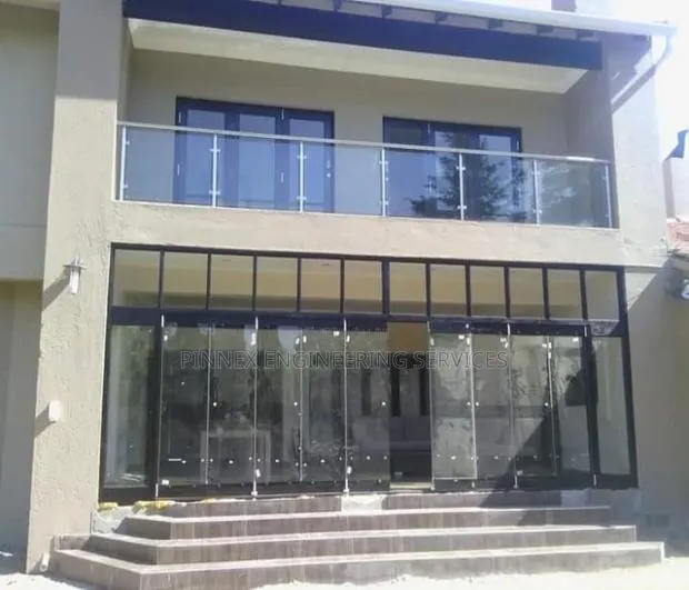 Glass Balustrade / Laminated Balustrade · Photo 1