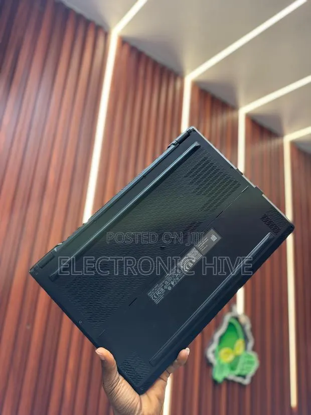 Laptop Asus ROG Zephyrus M16 GU603HR 16GB Intel Core i5 SSD 512GB · Photo 1