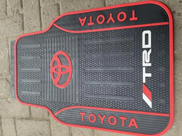 Toyota Side and Side Floor Mat · Photo 1