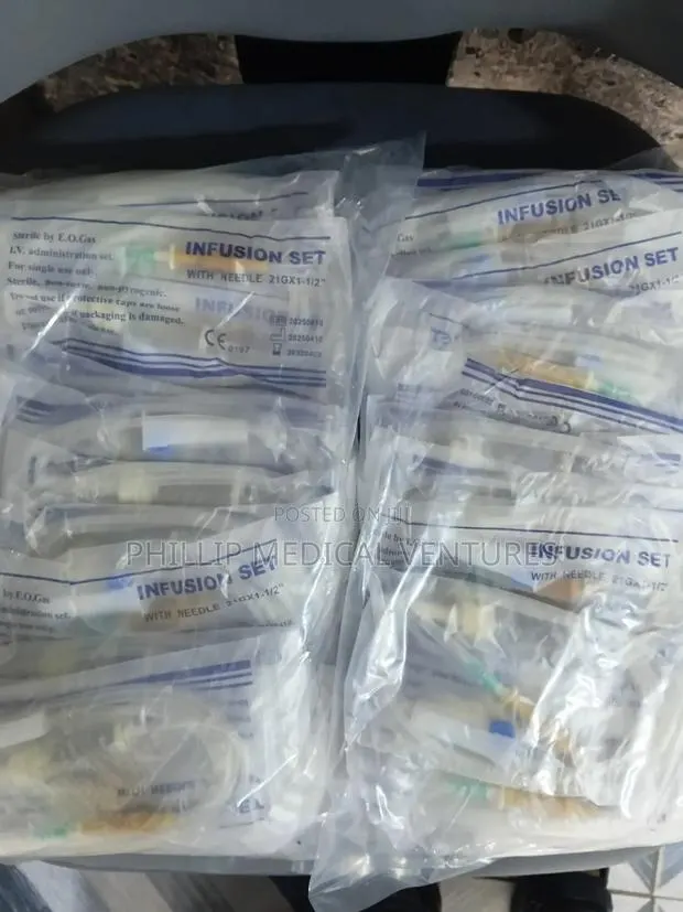 Infusion Set With Needles · Photo 1