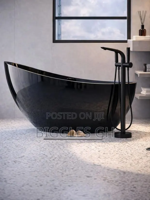 Freestanding Bathtub With Faucet - Black · Photo 1