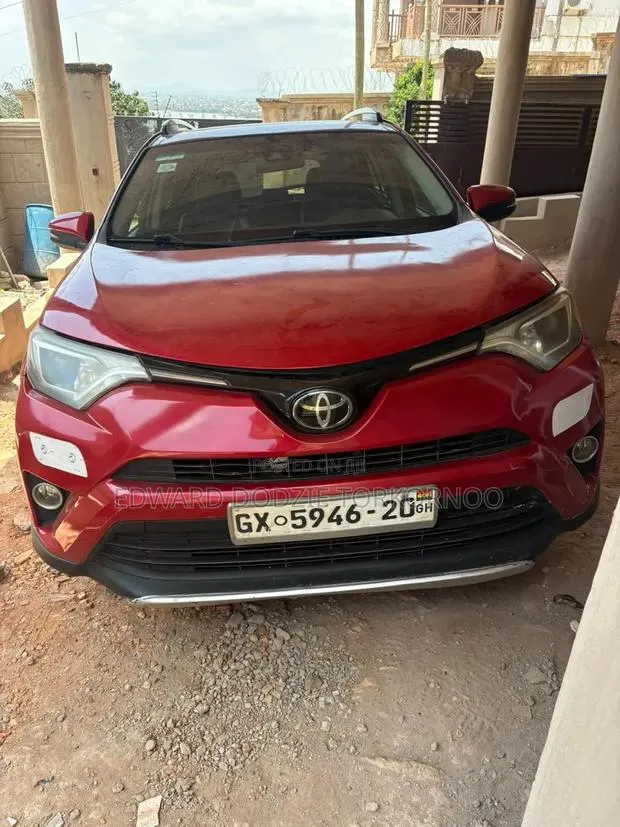 Toyota RAV4 2017 Red · Photo 1