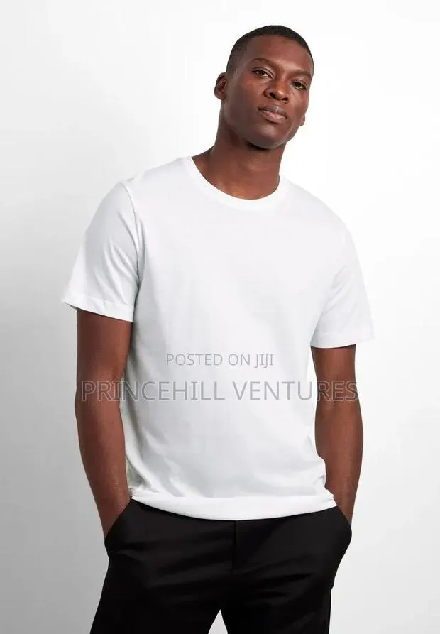Plain White T Shirt · Photo 1