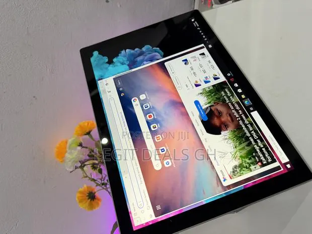 Laptop Microsoft Surface Pro 5 4GB Intel Core i5 SSD 128GB · Photo 1