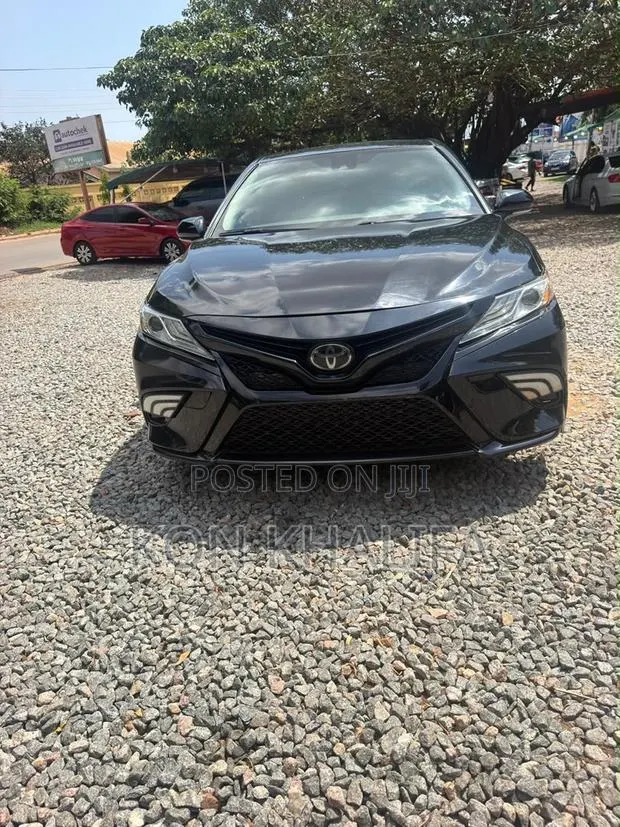 Toyota Corolla LE 2020 Black · Photo 1