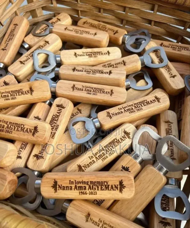 Wooden Opener · Photo 1