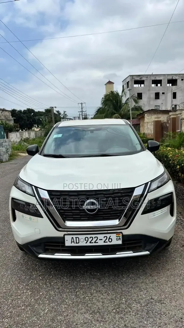 Nissan Rogue 2023 White · Photo 1