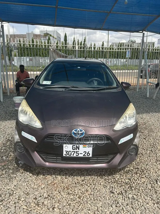 Toyota Aqua 2015 · Photo 1
