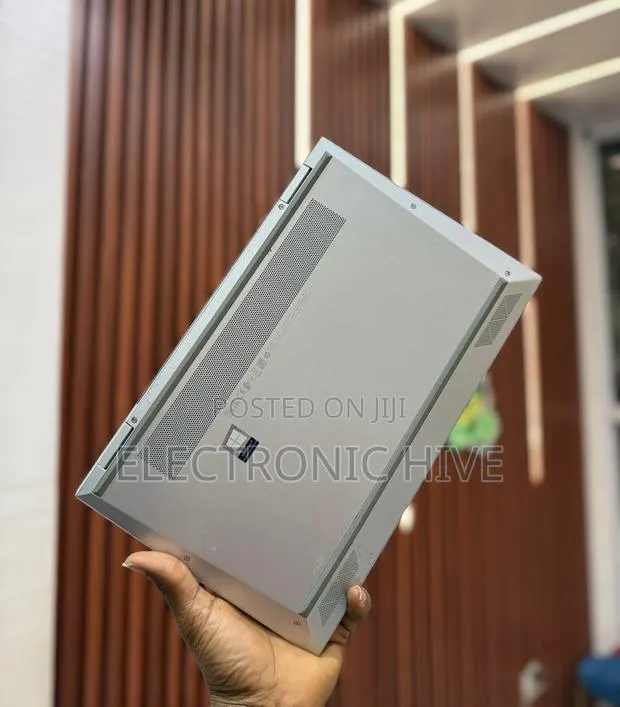 Laptop HP EliteBook x360 1030 G7 16GB Intel Core i5 SSD 256GB · Photo 1