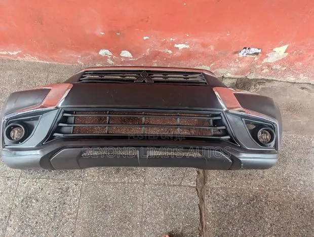 Mitsubishi Asx 2015,2016,2017,2018 Complete Front Bumper · Photo 1