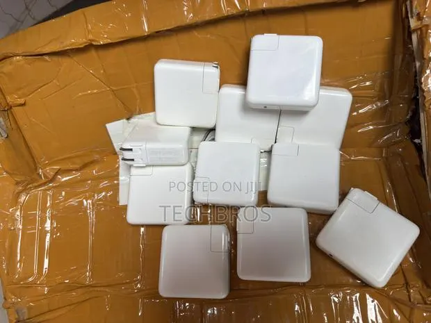 Original Apple Macbook Adapter 61w( Home-used) · Photo 1