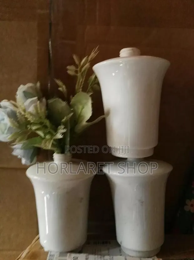 Flower Flowet Vases for Decor on Accasions and Homes · Photo 1