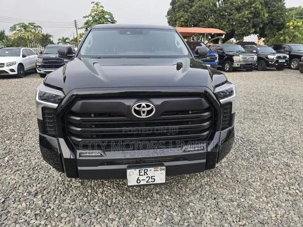 Toyota Tundra 2023 Black · Photo 1