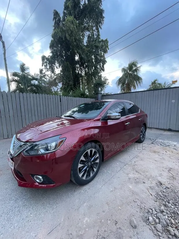 Nissan Sentra SR 2018 Red · Photo 1