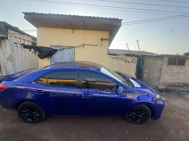 Toyota Corolla SE-blue- Sunroof Black Sport Rims for Rent in Madina · Photo 1
