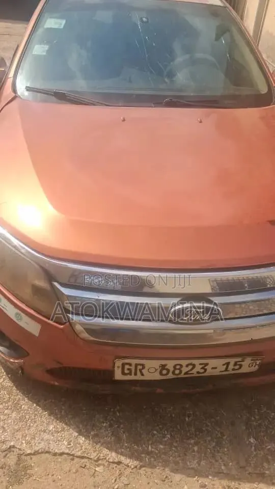 Ford Fusion 2011 Orange · Photo 1