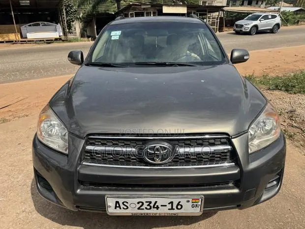 Toyota RAV4 2010 · Photo 1