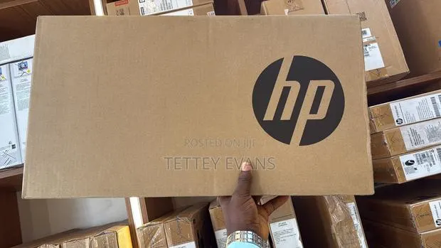 New Laptop HP 15-fd0290ns 8GB Intel Core i7 SSD 512GB · Photo 1