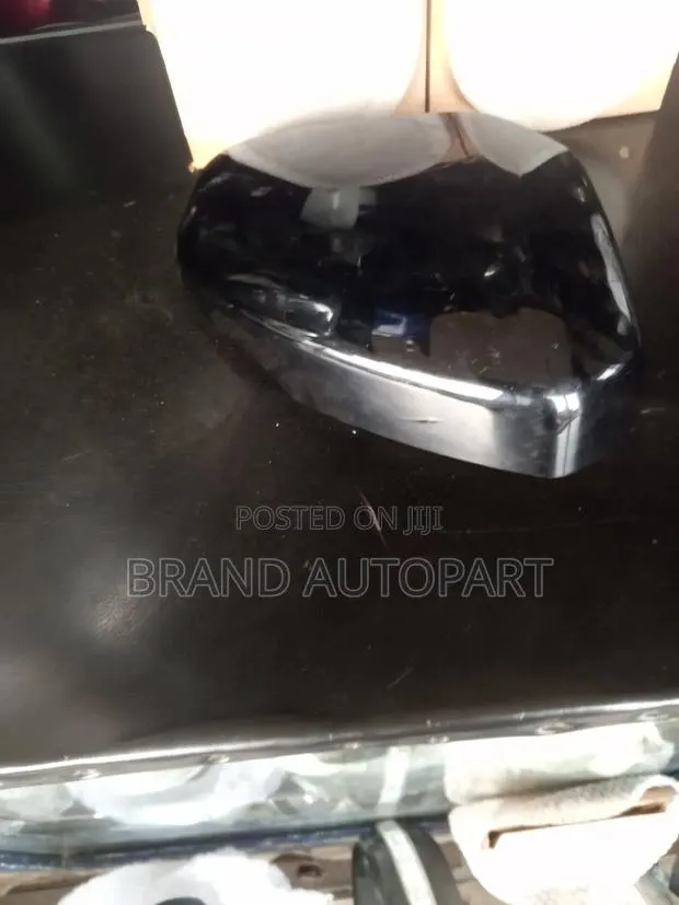 Honda CRV and HRV Mirror Cover 2023 to 2026 · Photo 1