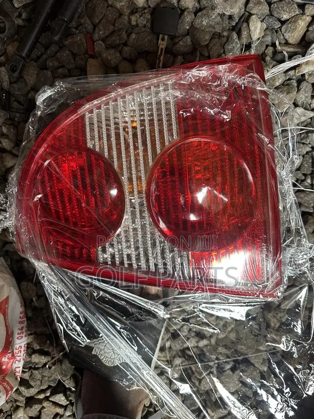 Passat 2002 Tail Light · Photo 1