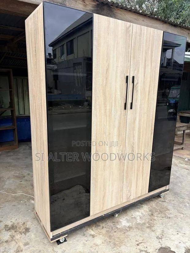 Glass Door Wardrobe · Photo 1