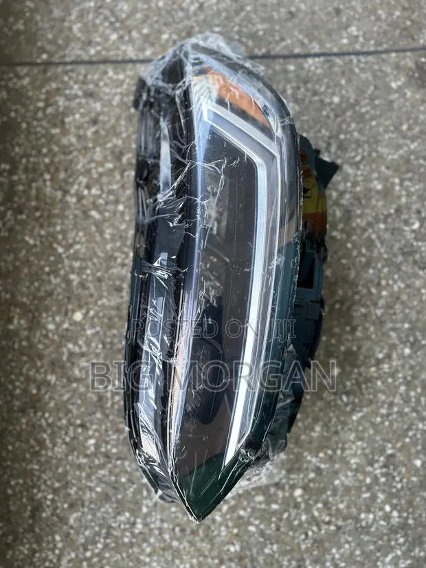 Honda HRV 2023 2024 2025 2026 Headlight · Photo 1