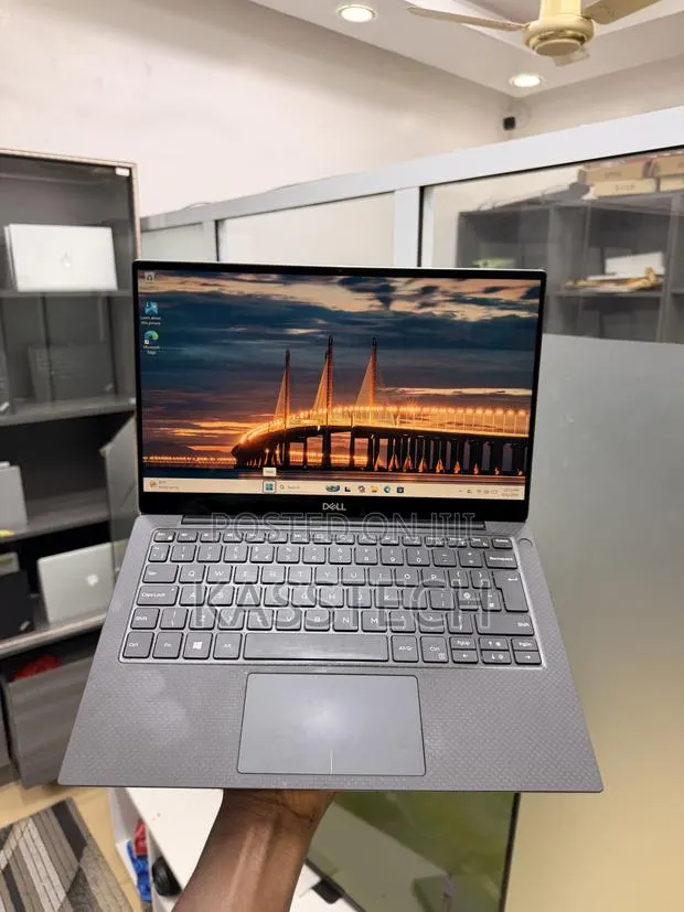 Laptop Dell XPS 13 8GB Intel Core i7 SSD 256GB · Photo 1