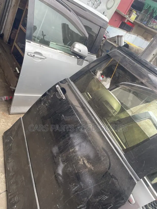Toyota Voxy 2010 Front Drivers 4 Set · Photo 1