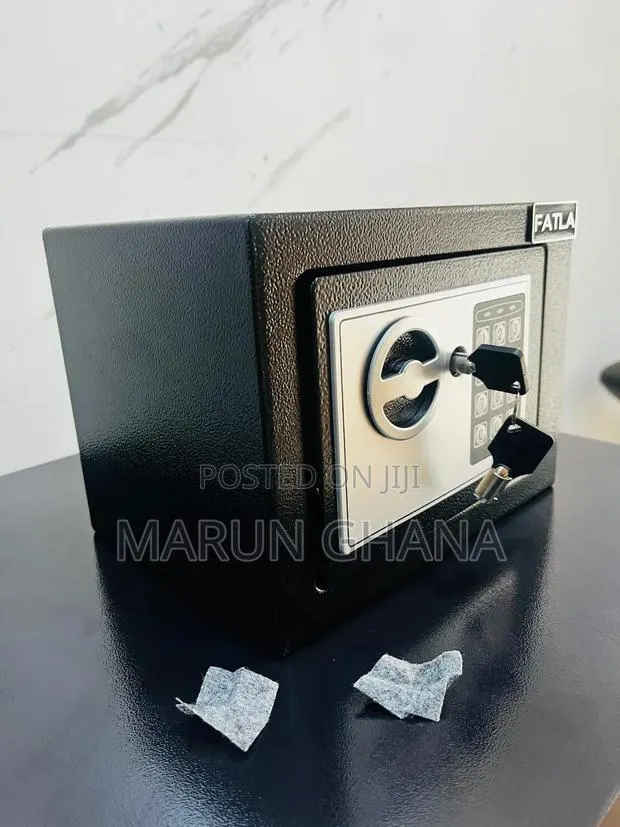 17l - Safe Locker Box · Photo 1