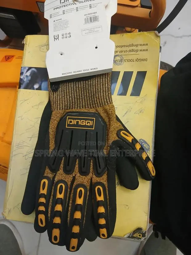 Dingqui Mechanical Impact Glove · Photo 1