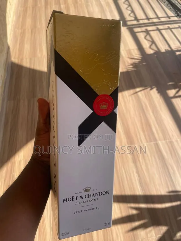 Moet and Chandon Champagne Brut Imperial 750ml · Photo 1