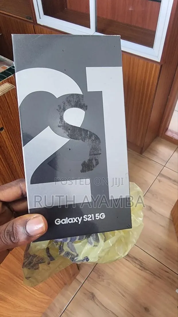 New Samsung Galaxy S21 5G 128 GB Black · Photo 1