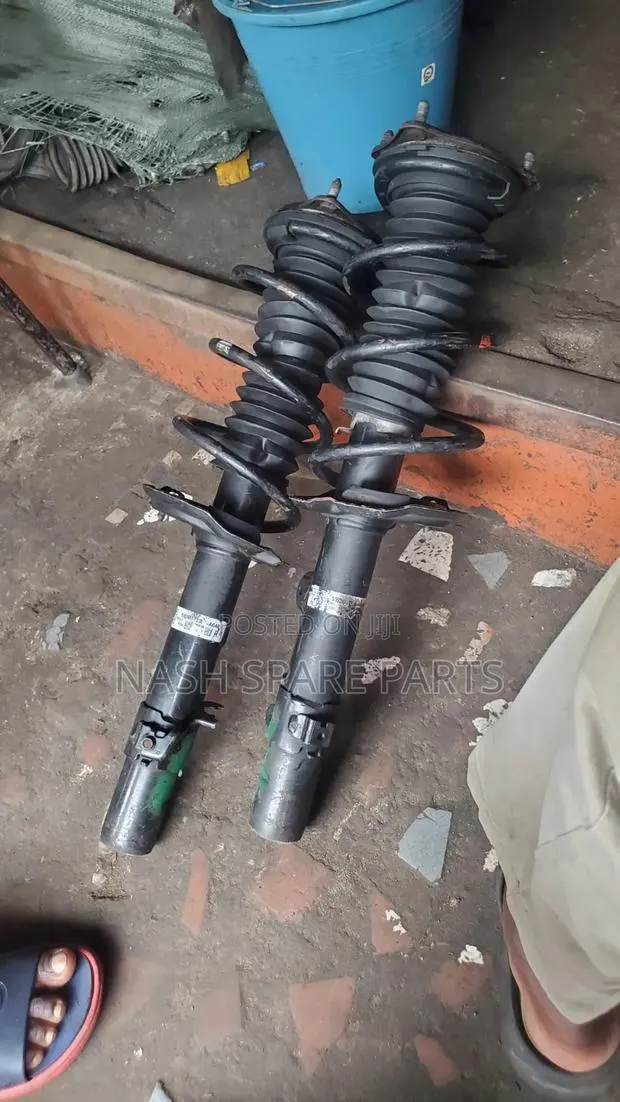 Honda CRV 2018 - 2024 Front Shocks Absorber · Photo 1