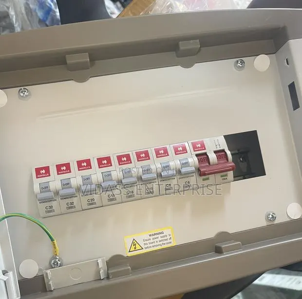 8 Way Single Phase Distribution Board Havell · Photo 1
