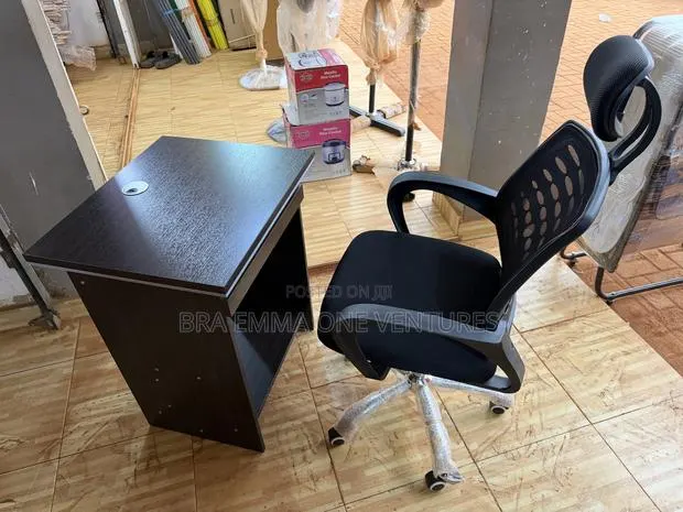Computer Table And Chair · Photo 1