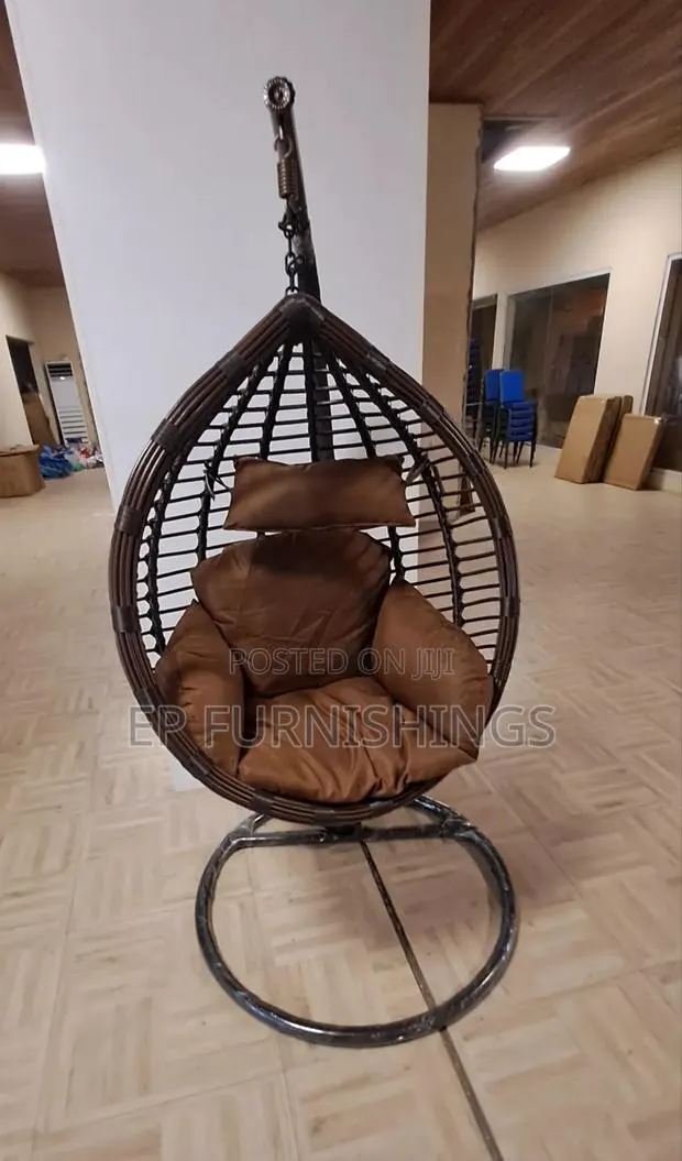 Swinging Chair · Photo 1