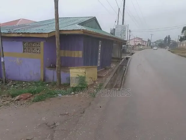 5bdrm House in Kwabenya for sale · Photo 1