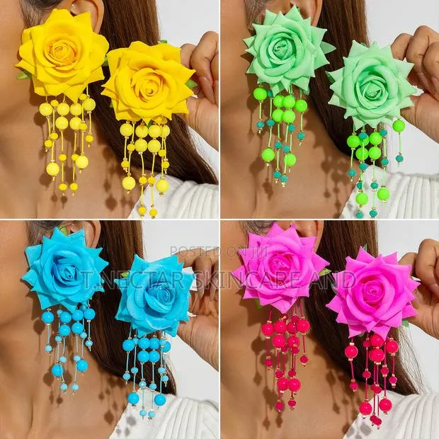 Floral Flower Earrings · Photo 1