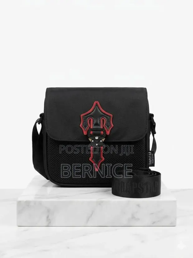 Simple Classic Side Bag · Photo 1