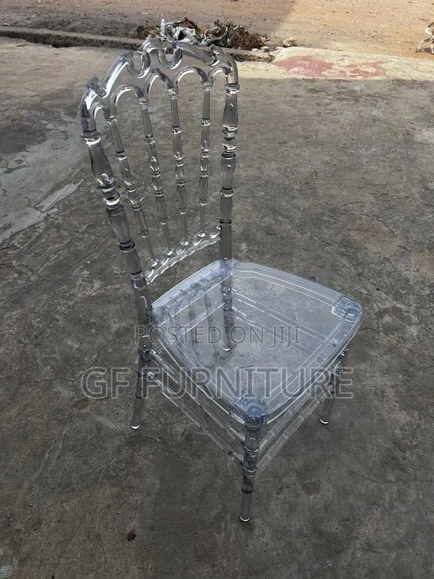 Transparent Bridal Chair · Photo 1