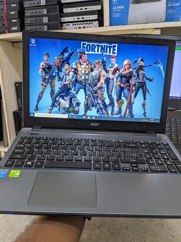 Laptop Acer Aspire E5-571 6GB Intel Core i3 HDD 500GB · Photo 1