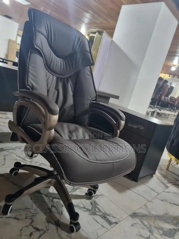 High Back Executive Chair · Photo 1