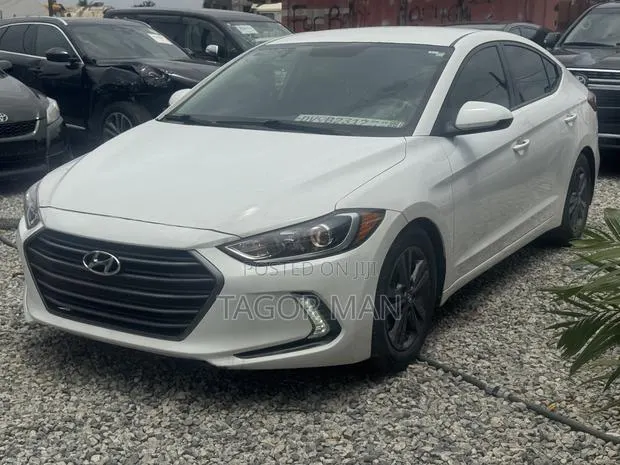 Hyundai Elantra Sport Sedan FWD (1.6L 4cyl 6M) 2017 White · Photo 1