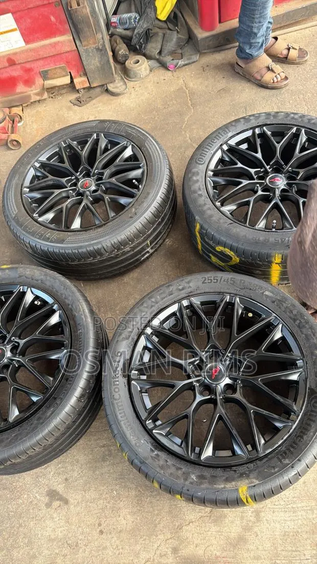 Ford Mustang Rims Black · Photo 1