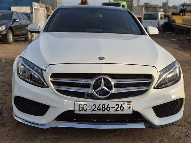 Mercedes-Benz C300 2016 White · Photo 1