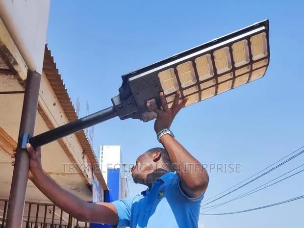 1000W Wide Angle Galaxy HQ Solar Street Light · Photo 1