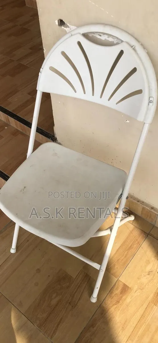 Fanback Chairs · Photo 1